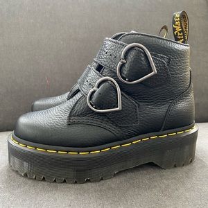 Doc Marten Devon Heart Platform Boots black sz 6